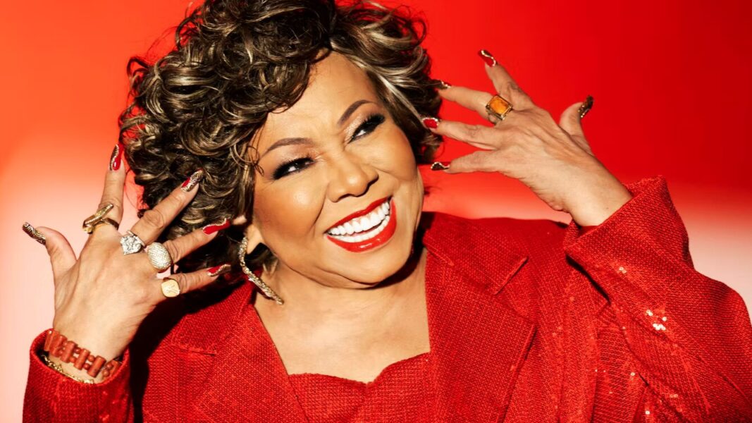 Domingo na Baixada Fluminense tem Alcione em Guapimirim, teatro circense e as feiras de sempre