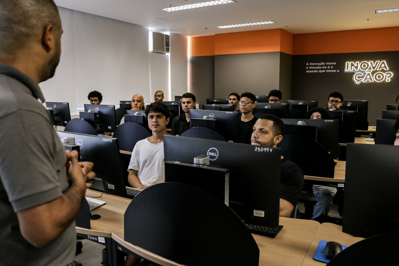 Senac RJ da Baixada Fluminense oferece vagas gratuitas para estudantes de escolas públicas estaduais