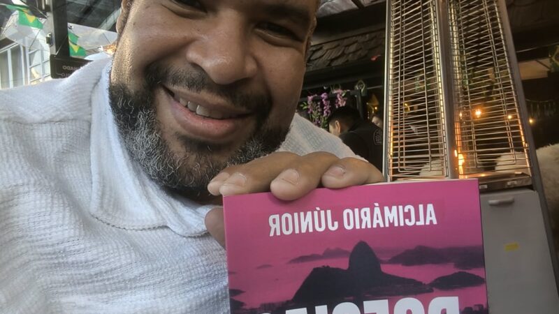 Premiado escritor Alcimário Júnior, de Nova Iguaçu, será um dos candidatos à vaga de Zuenir Ventura na Academia Brasileira de Letras