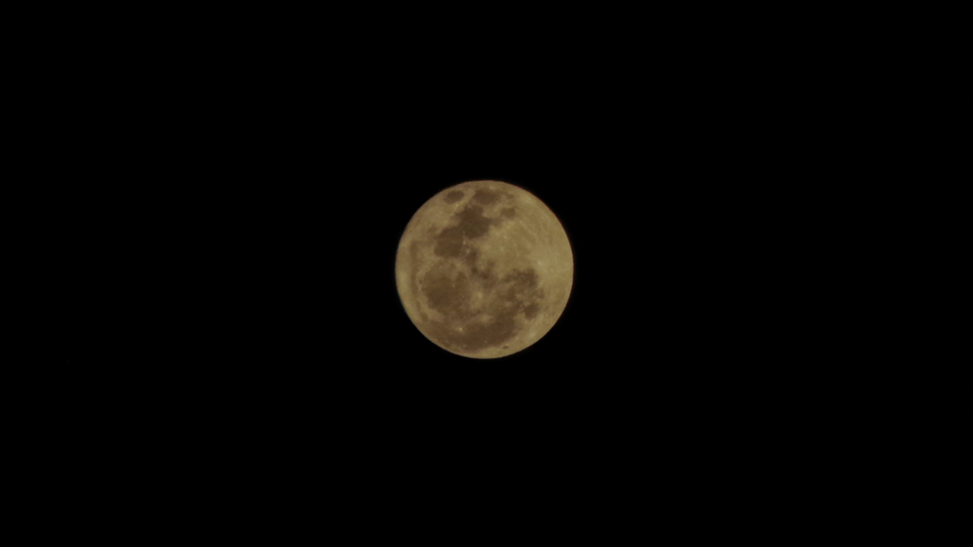 Da Baixada para o Espaço: Fotógrafo de Nova Iguaçu tem imagem da Lua reconhecida pela Agência Espacial Brasileira