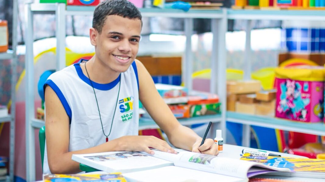 Aluno de Meriti avança em Olimpíada de Matemática em Libras