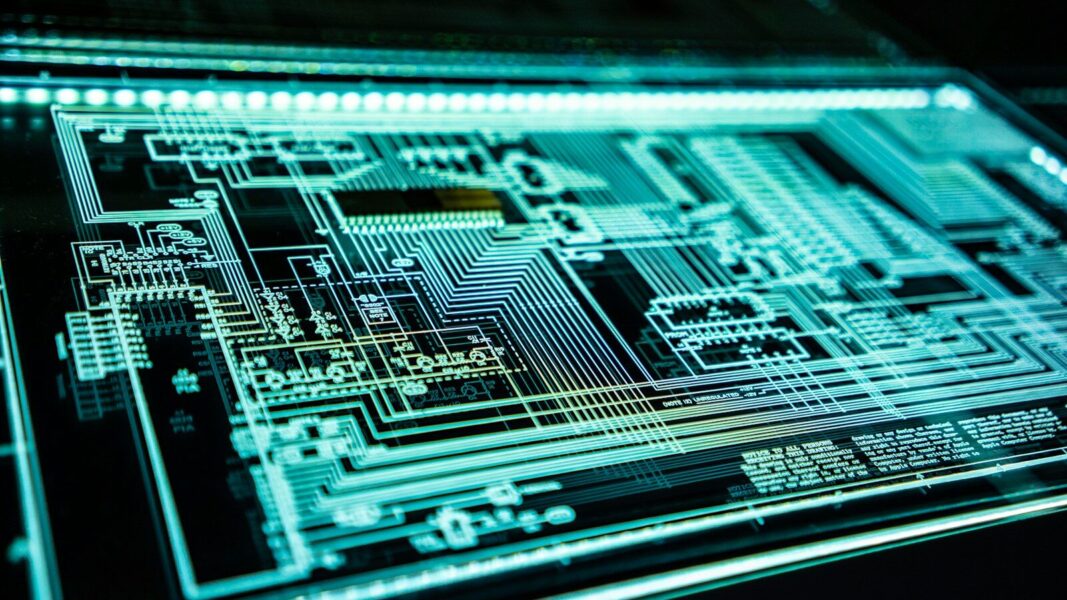 Governo do Estado cria política de inteligência artificial para agilizar serviços públicos à população