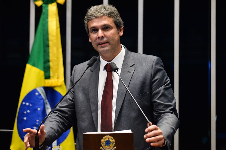 Lindbergh Farias é reeleito deputado federal pelo Rio de Janeiro com 181.768 votos